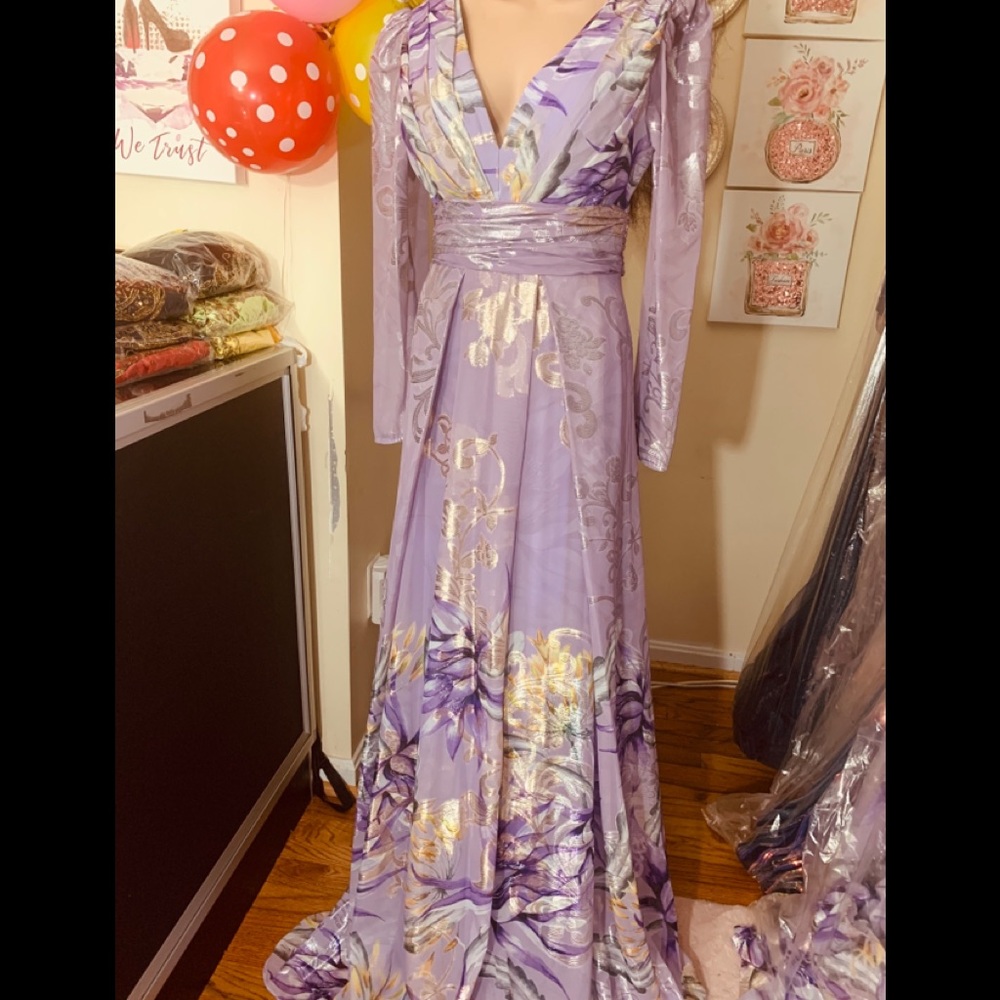 Dress - Picture 8 of 8